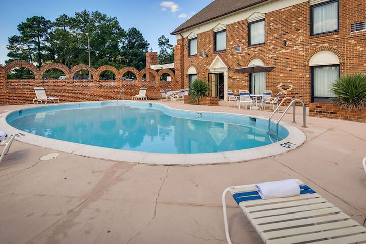 Best Western Plus Governors Inn