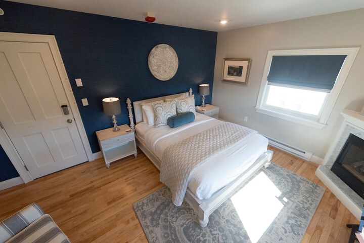 Room 42 of 62