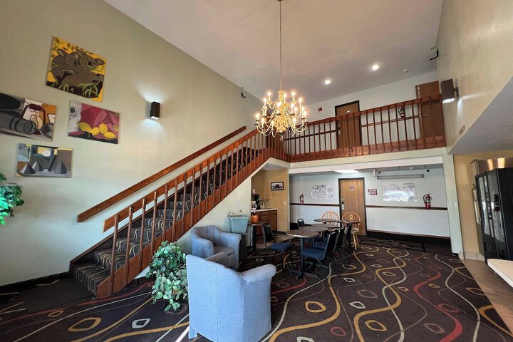 Deluxe Inn
