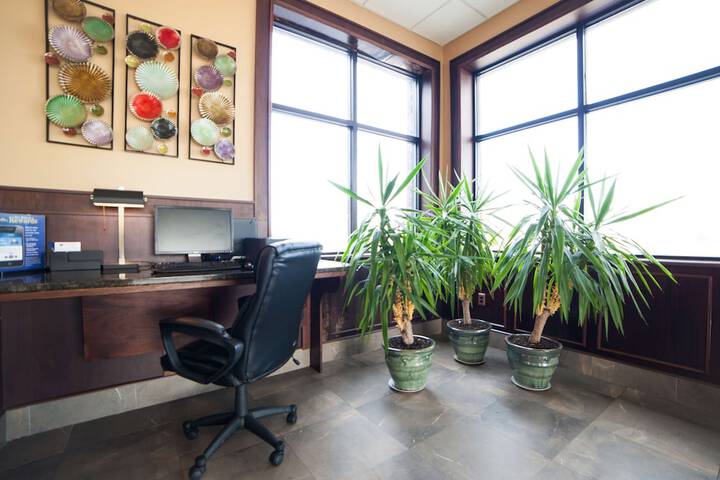 Business Center 19 of 19