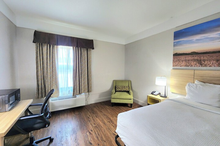 Days Inn by Wyndham Denham Springs-Baton Rouge East