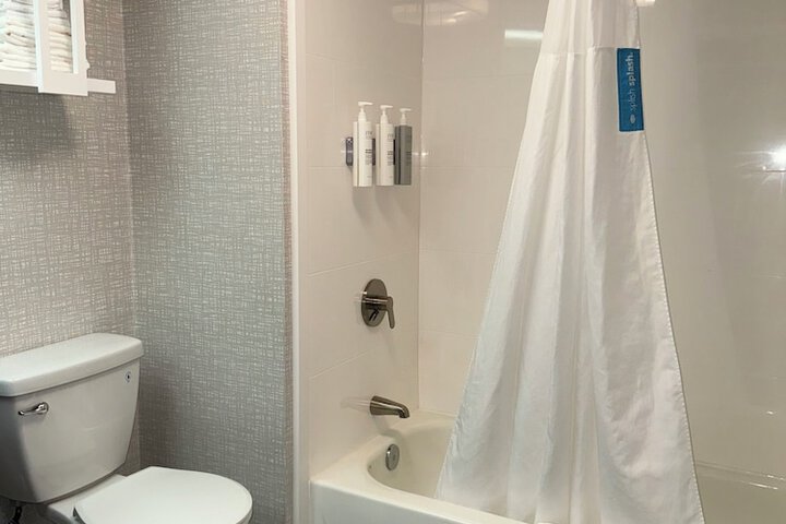 Hampton Inn by Hilton New Bedford / Fairhaven