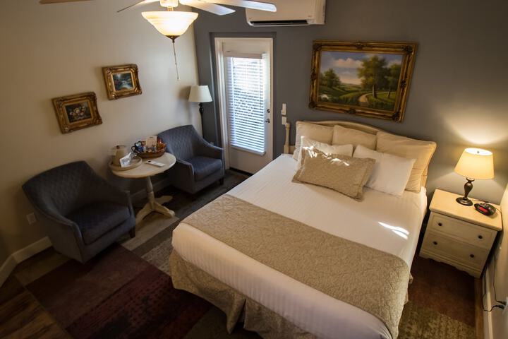 Grass Valley Courtyard Suites