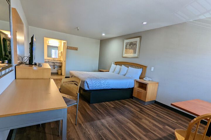 Room 42 of 80