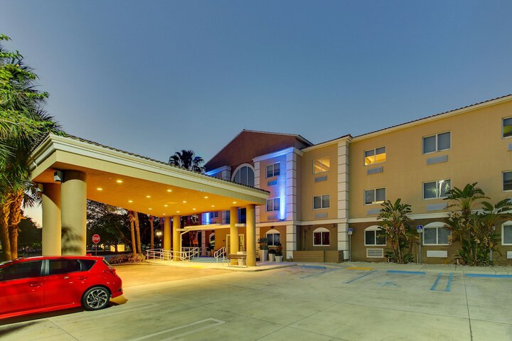 Hotel 2 of 94