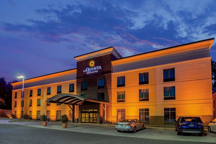 La Quinta Inn & Suites by Wyndham Bel Air / I-95 Exit 77A