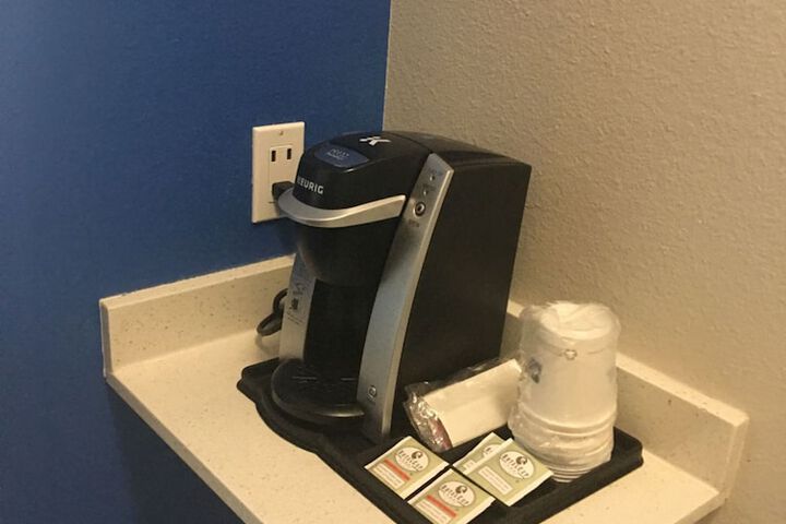 Breakfast/Coffee Service 21 of 27