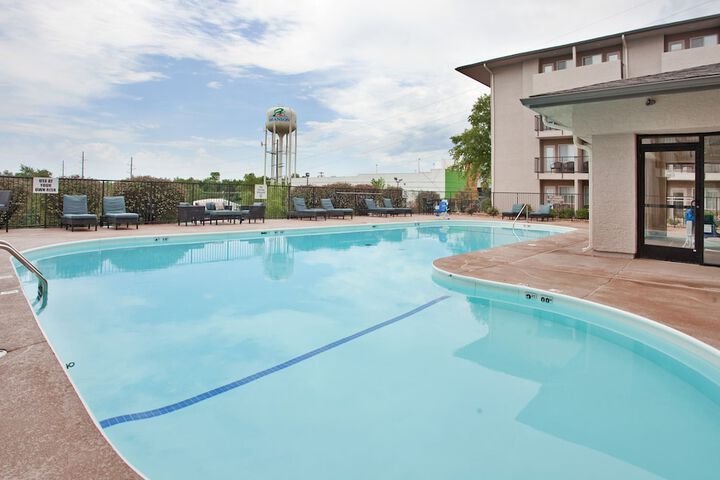 Pool 8 of 52