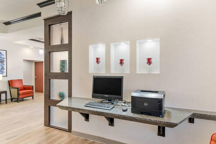 Comfort Suites Pecos