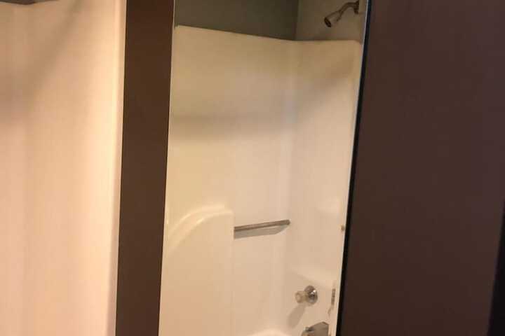 Room 17 of 33