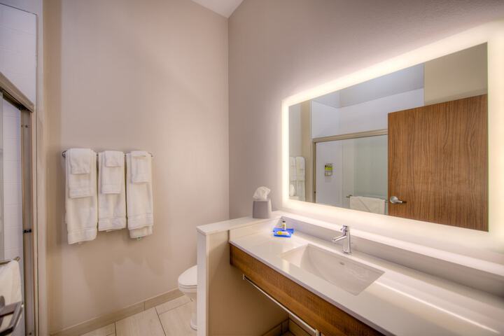 Room 12 of 20