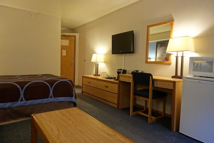 Super 8 by Wyndham Swift Current