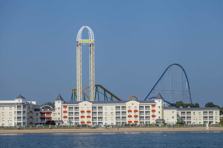 Cedar Points Hotel Breakers