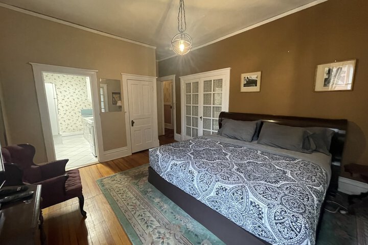 Room 34 of 90