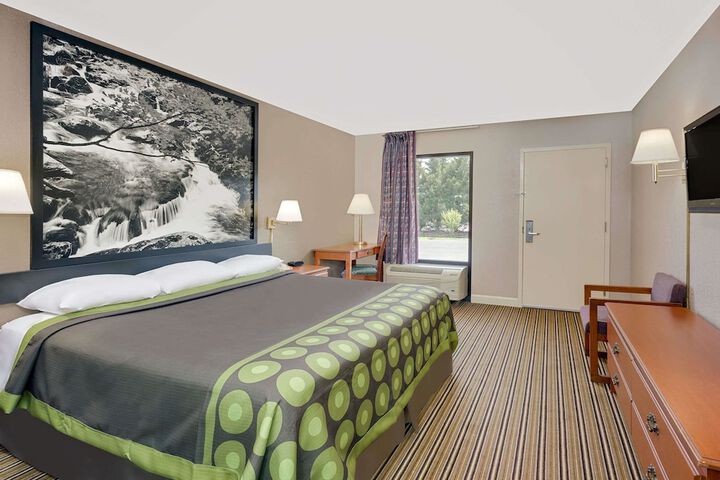 Super 8 by Wyndham Athens