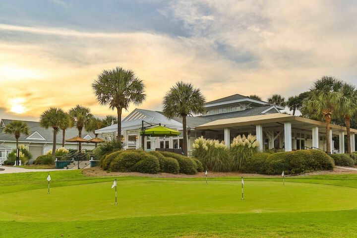 Crawdad by Avantstay Isle of Palms Home w / BBQ