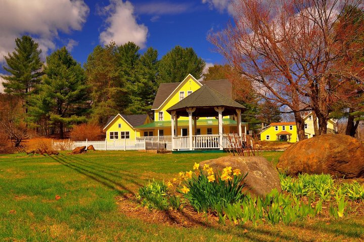 RiverWood Inn