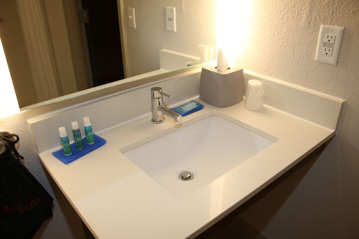 Holiday Inn Express & Suites Douglas by IHG