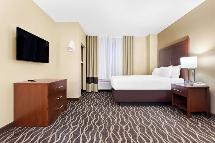 Room 25 of 36