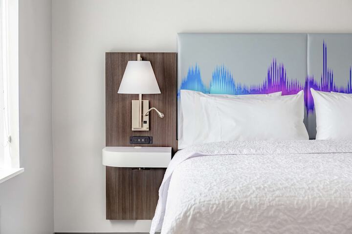 Room 40 of 52