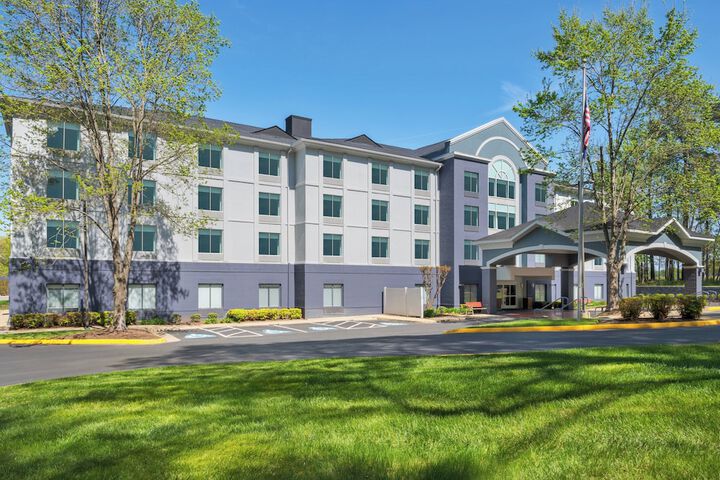 Holiday Inn Express Hotel & Suites Richmond-Brandermill by IHG