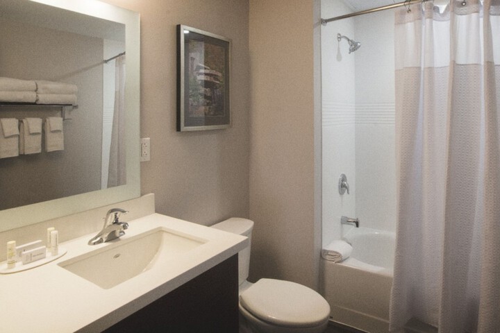 Room 16 of 28