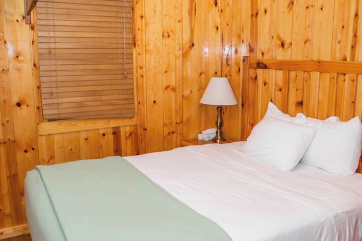 Montauk Lodge