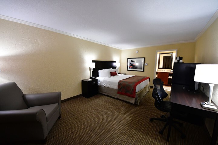 Room 34 of 69