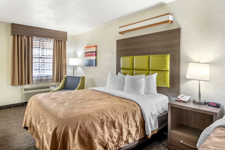 Room 10 of 29