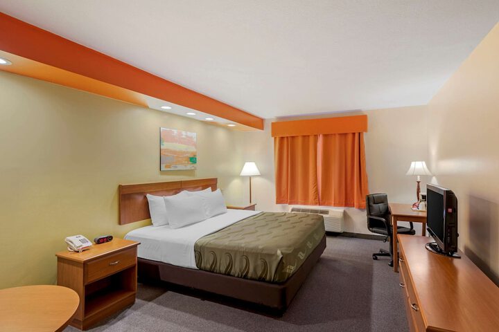Room 23 of 40