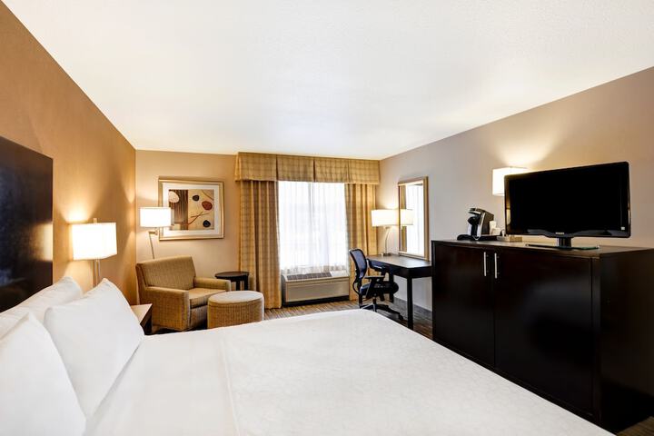 Room 34 of 65
