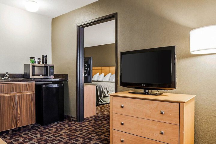 Room 17 of 32
