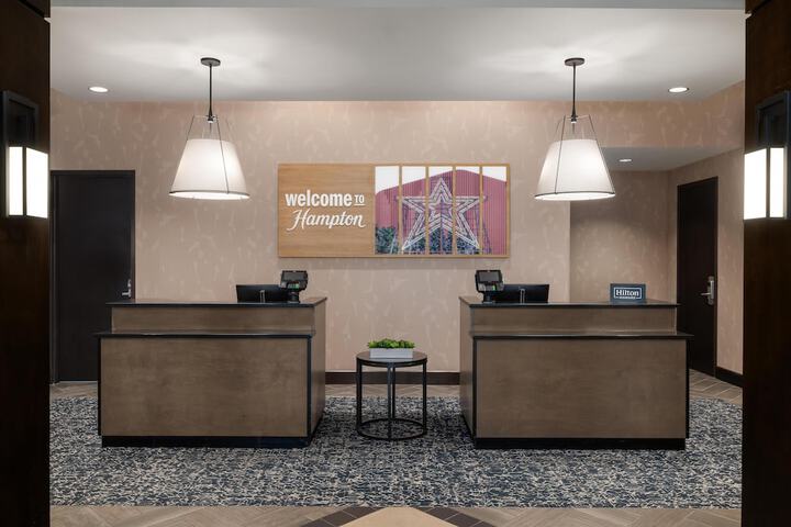 Hampton Inn & Suites Roanoke-Downtown