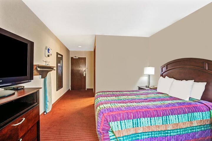 Days Inn by Wyndham Seattle Aurora