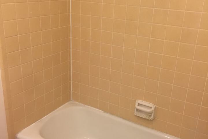 Room 10 of 34