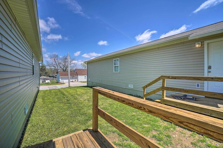 Charming One-level Home w / Deck Walk to Dtwn