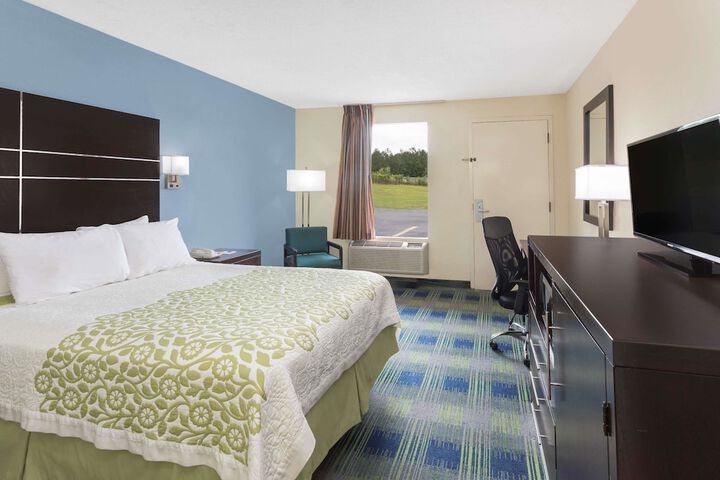 Room 16 of 18