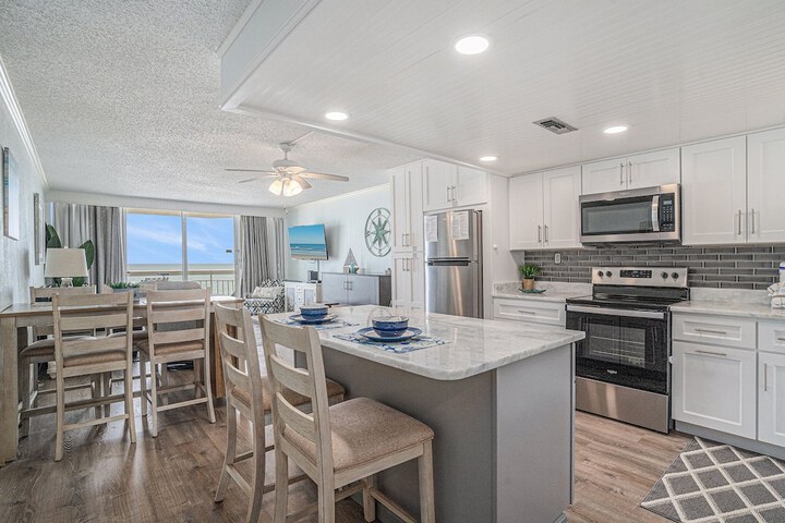 0206 Waters Edge Resort 1 Bedroom Condo by RedAwning