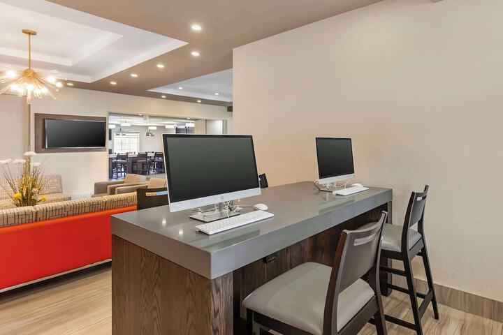 Best Western Plus Executive Inn