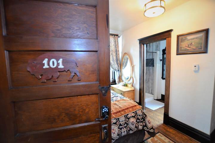 Room 129 of 198