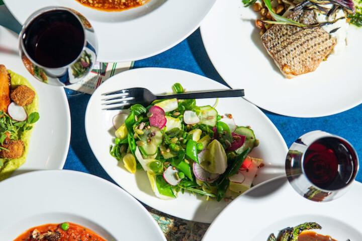 Dining 147 of 216