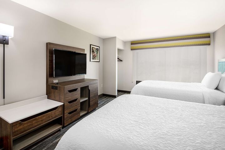Room 16 of 44