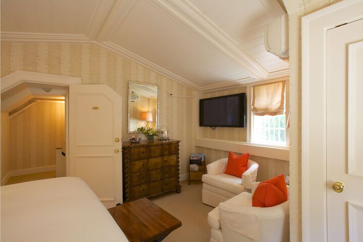 Room 28 of 42