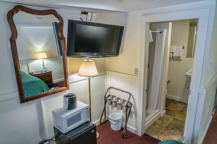 Room 15 of 19