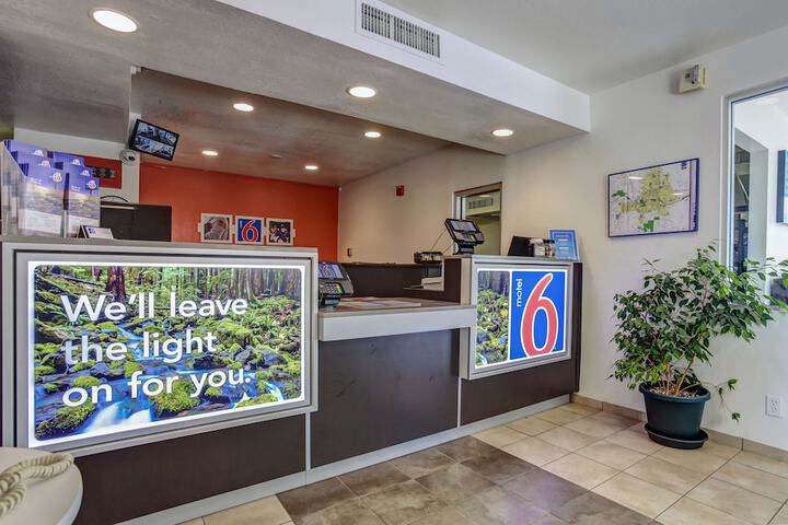 Motel 6 Grants Pass OR
