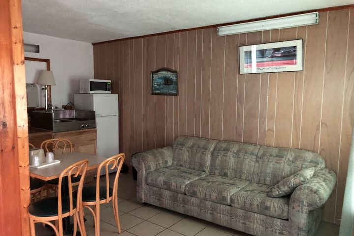 Room 6 of 51