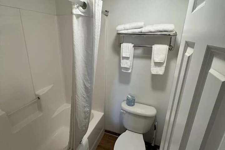 Room 15 of 28