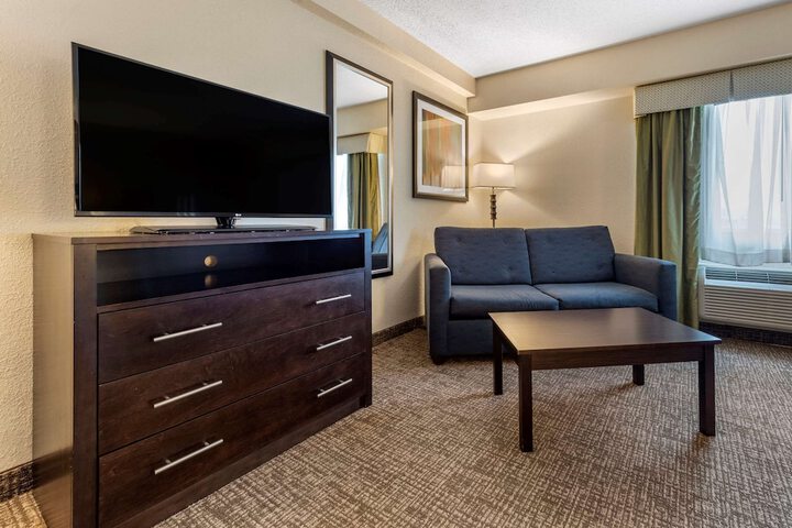 Room 14 of 33
