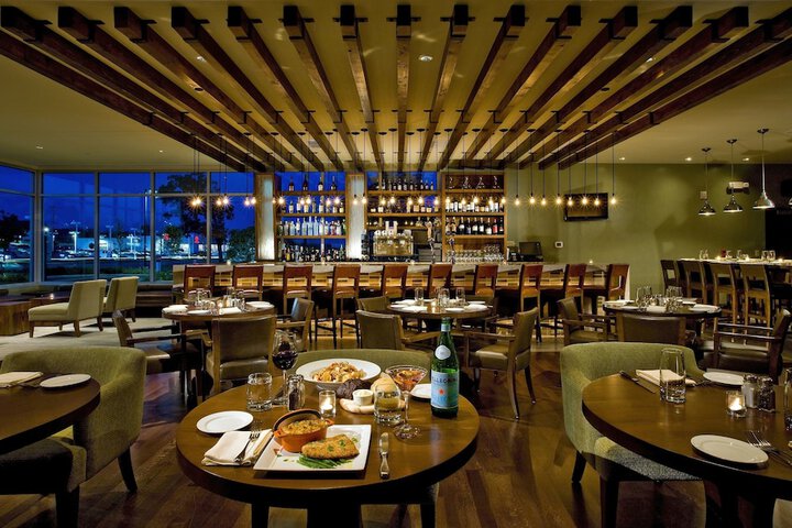 Dining 62 of 76