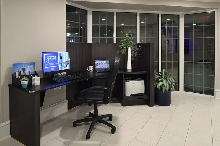 Business Center 59 of 60